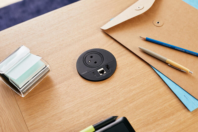 Legrand Incara Black √ò80mm Surface Socket with USB Type-A+C Charger - 2m