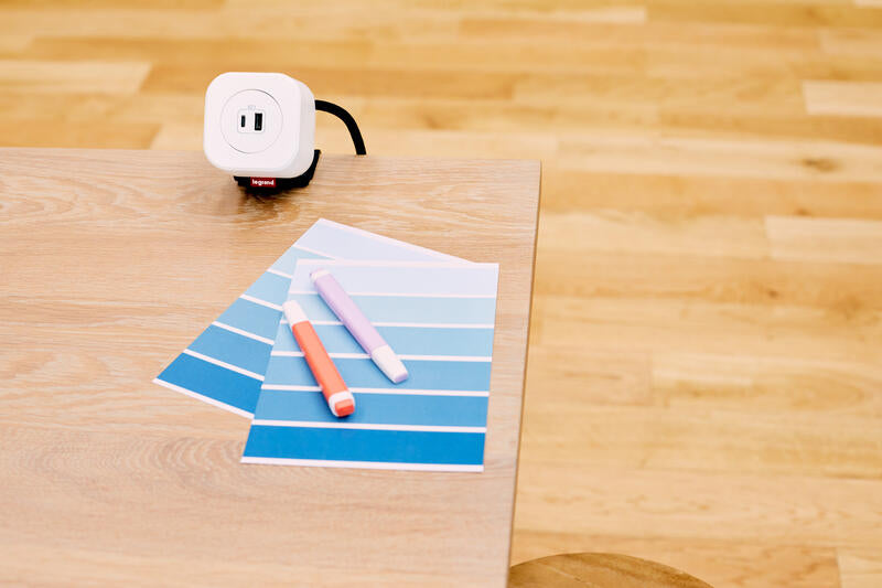 Legrand Incara Electr'On Mobile Surface Power Socket Composition - 1 Station in White Finish