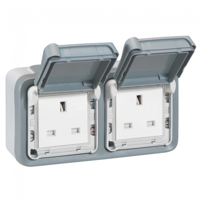Legrand Socket Outlet - British Standard - 2x2P+E - 13A | electrical.mu