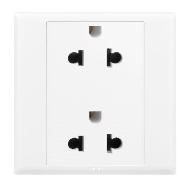 Legrand ELOÉ 1-Gang 2 x 2P+E Euro US Socket 16A