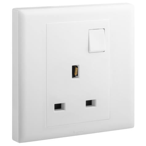 Legrand ELOÉ 1 Gang BS 13A single pole switched socket