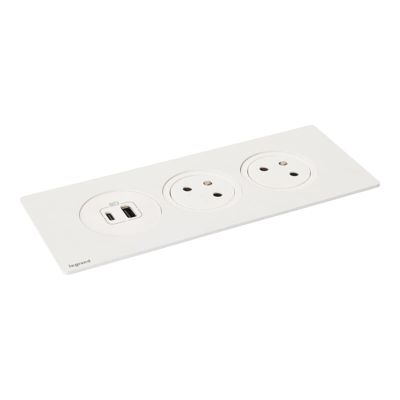 Legrand Incara Disq'In 3-Stations: 2P+E Sockets, White USB Type-A+Type-C Charger, Plate Required