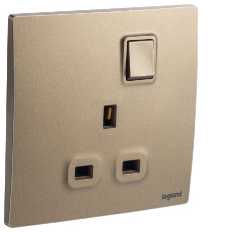 Legrand Mallia Senses British Standard Switched Socket 13A 1 Gang