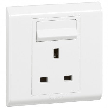 Legrand Belanko Prise de courant standard britannique - 13 A 250 V ~