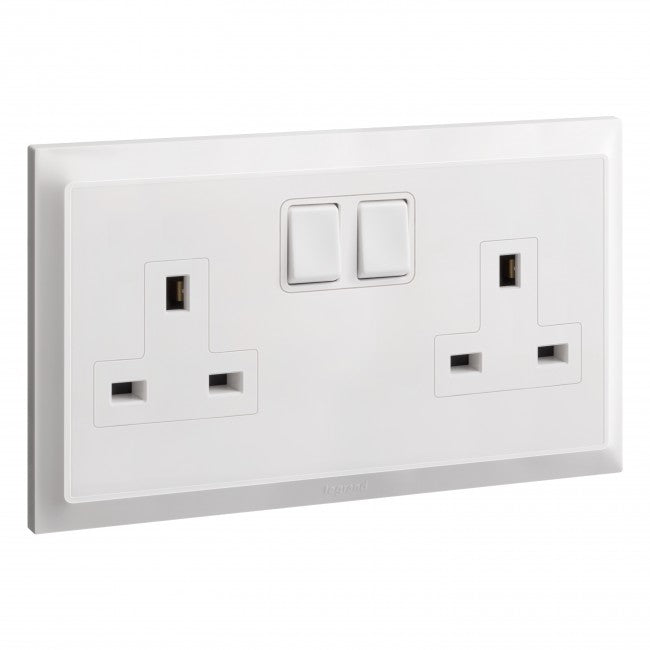 Legrand Belanko S British Socket 13A (Double)