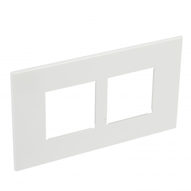 Legrand Arteor Cover Plate White (4Mod)