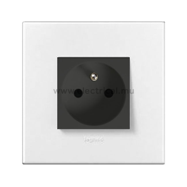 Legrand Arteor FR Sockets 16A - Single or Double (with support frame and plate)